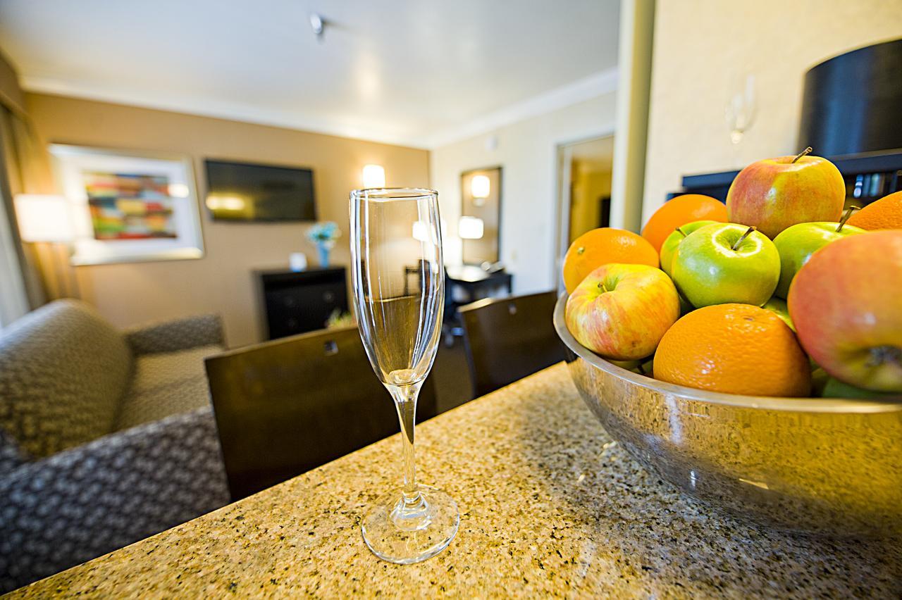Hotel D'Lins Ontario Airport Ngoại thất bức ảnh